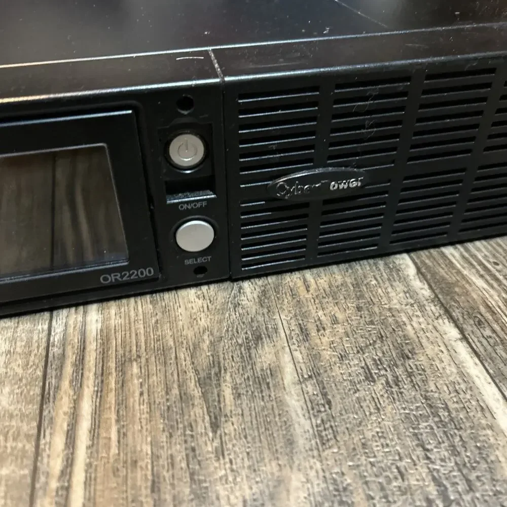 CYBERPOWER OR2200LCDRT2U SMART 2000VA 16.7A 1320W LCD RACK TOWER UPS W (READ)